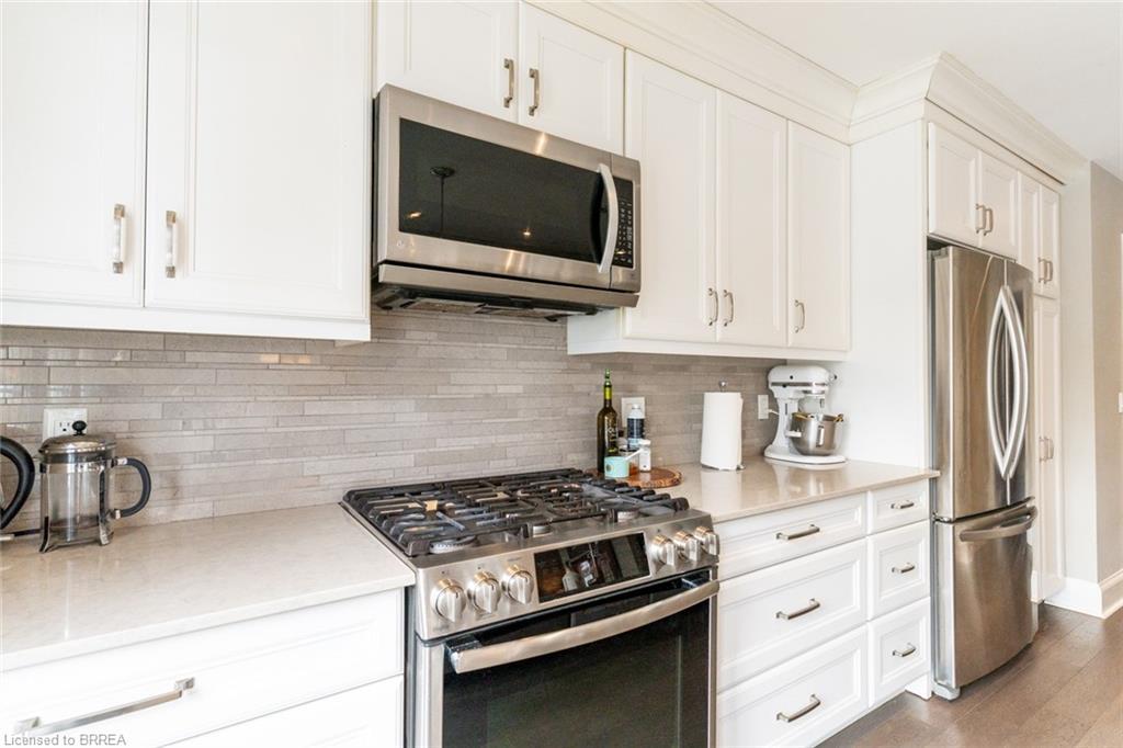 24 Lincoln Avenue, Brantford, ON - Indoor Photo Showing Kitchen With Stainless Steel Kitchen With Upgraded Kitchen