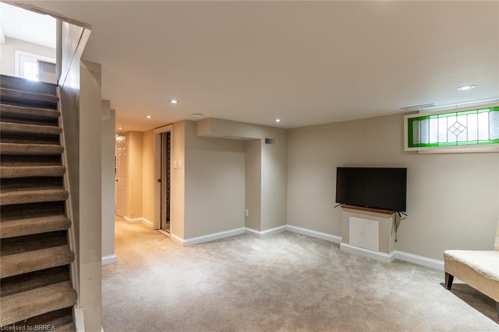 24 Lincoln Avenue, Brantford, ON - Indoor