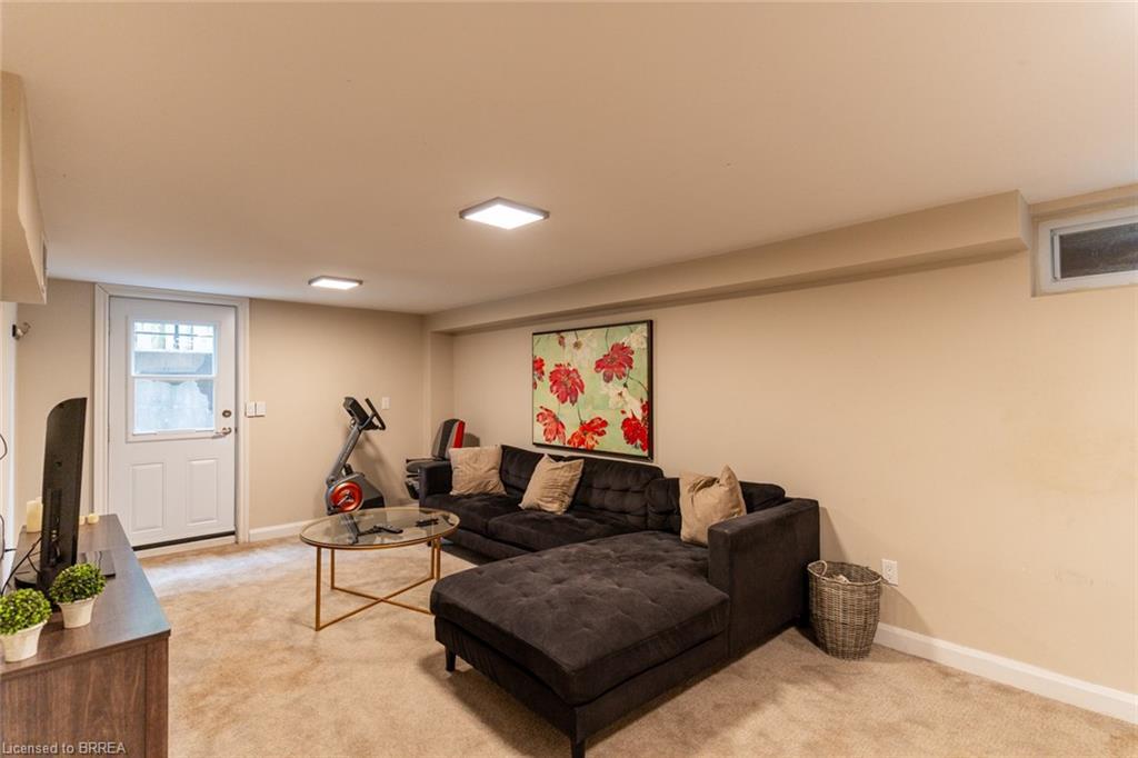 24 Lincoln Avenue, Brantford, ON - Indoor