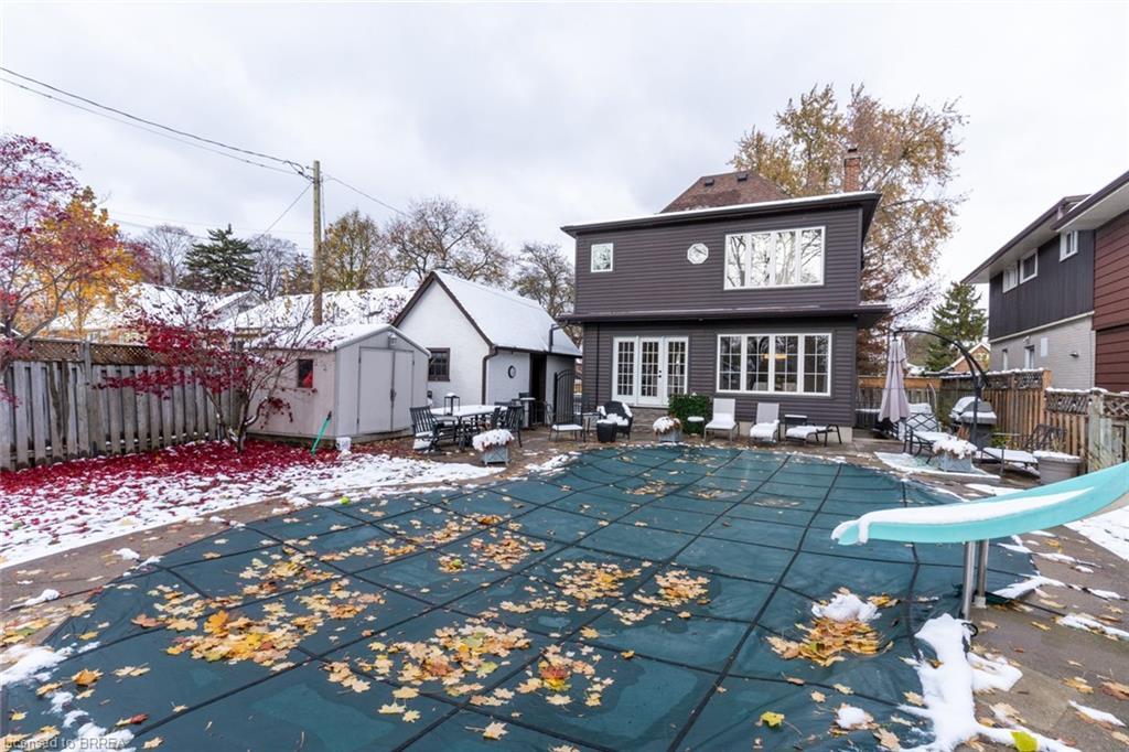 24 Lincoln Avenue, Brantford, ON - Outdoor