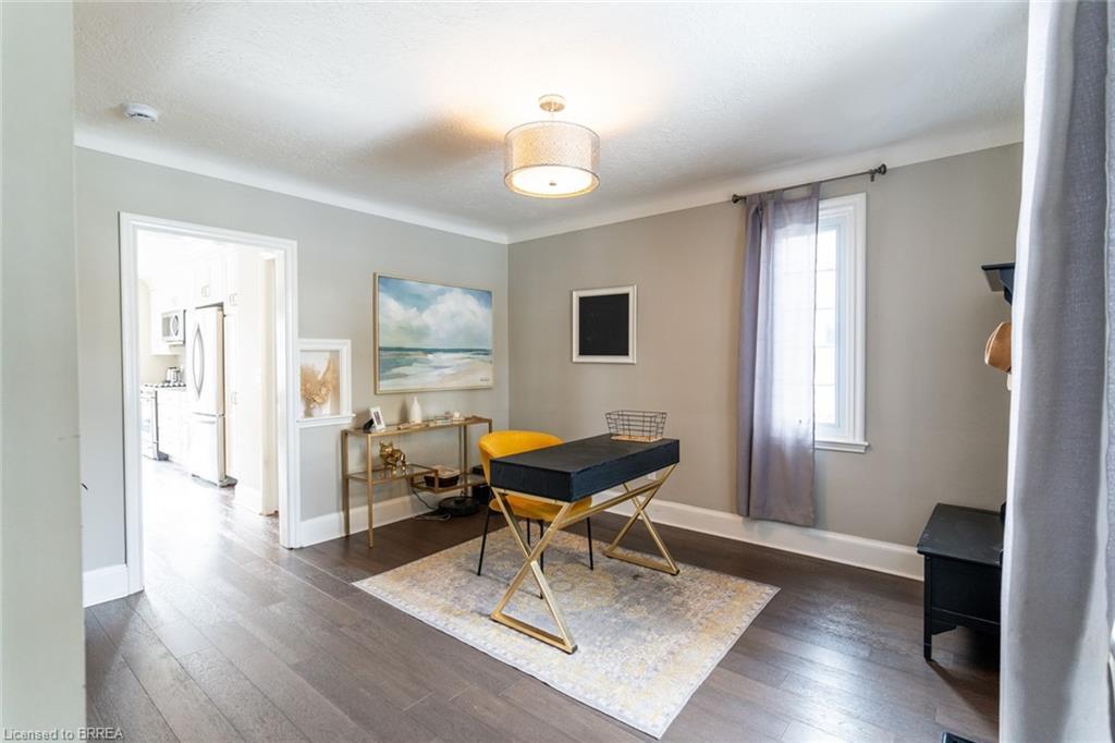 24 Lincoln Avenue, Brantford, ON - Indoor