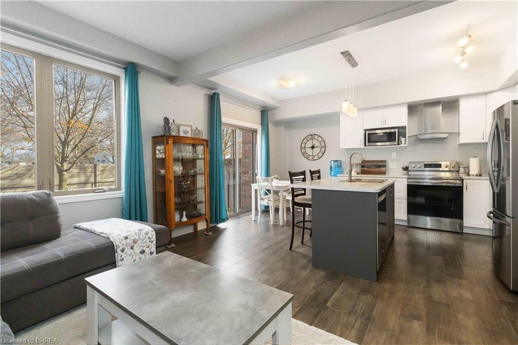 D2-12 Brantwood Park Road, Brantford, ON - Indoor Photo Showing Kitchen