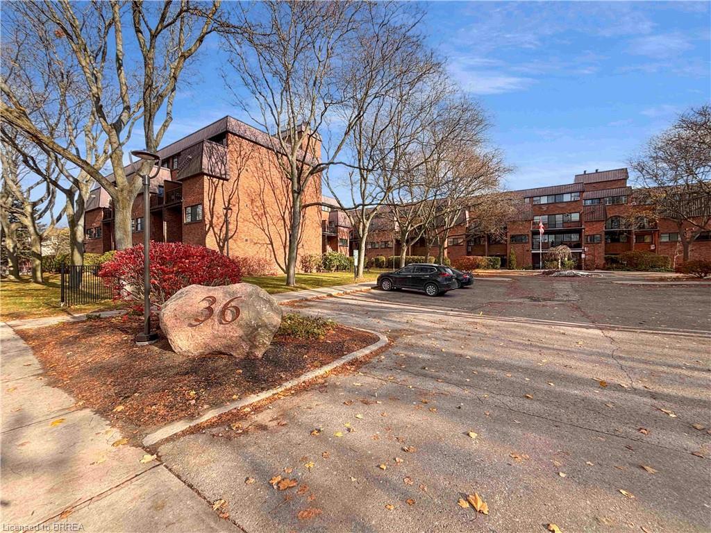 363-36 Hayhurst Road, Brantford, ON - Outdoor