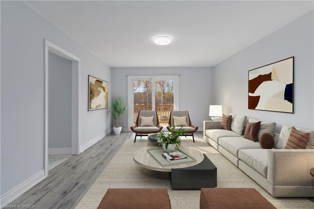 8 War Road, Brantford, ON - Indoor Photo Showing Living Room