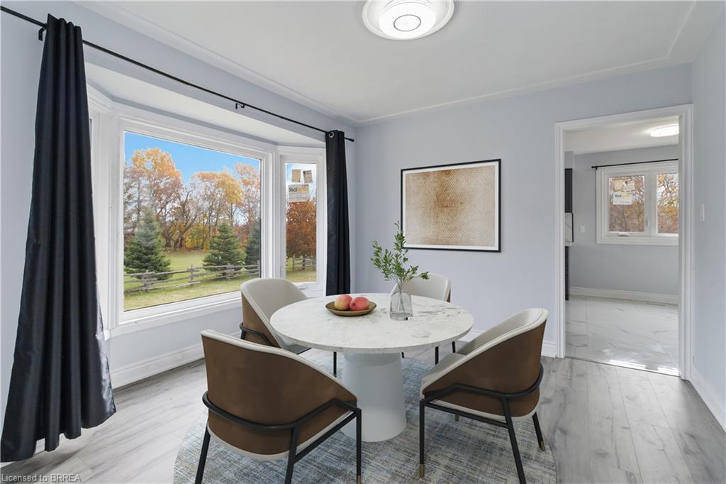 8 War Road, Brantford, ON - Indoor Photo Showing Dining Room