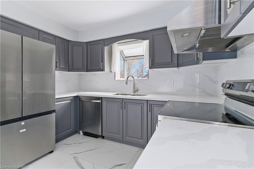8 War Road, Brantford, ON - Indoor Photo Showing Kitchen With Double Sink With Upgraded Kitchen