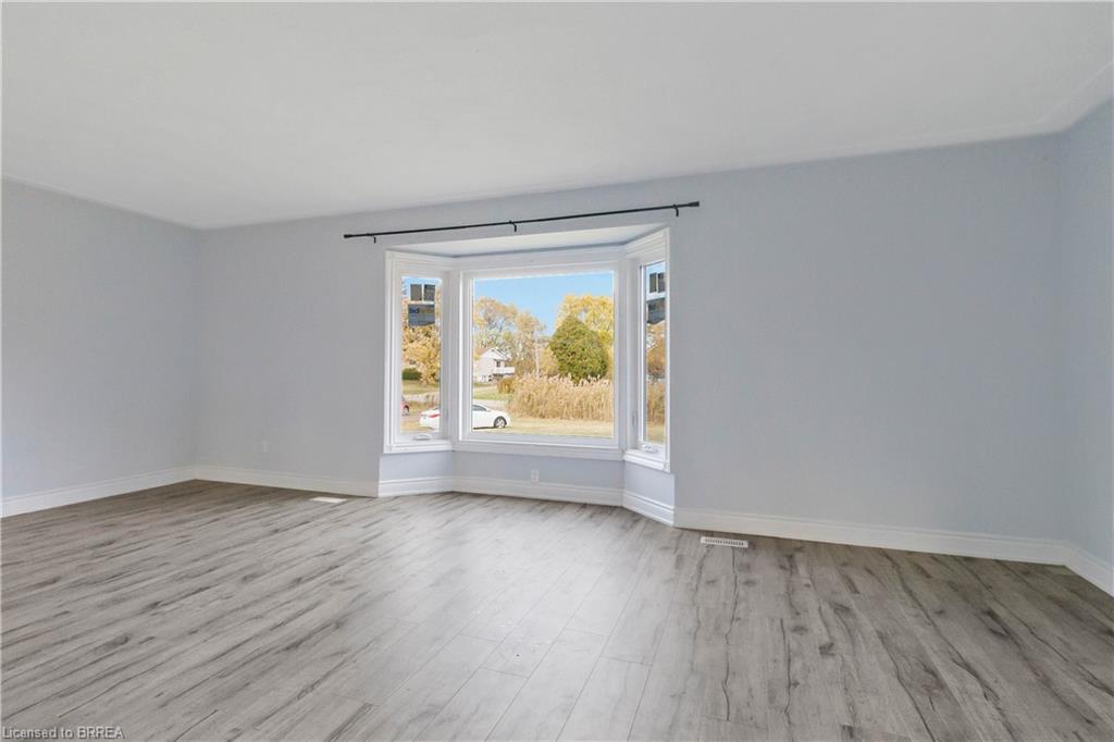 8 War Road, Brantford, ON - Indoor Photo Showing Other Room