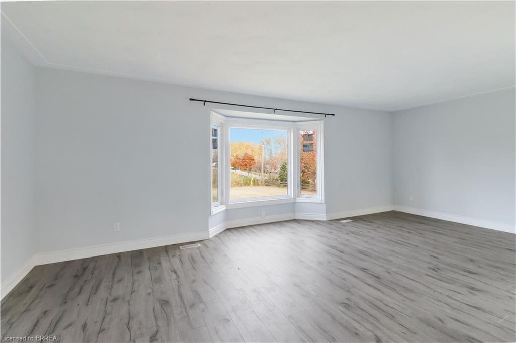 8 War Road, Brantford, ON - Indoor Photo Showing Other Room