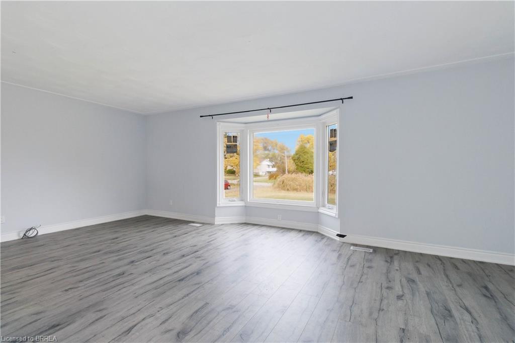 8 War Road, Brantford, ON - Indoor Photo Showing Other Room