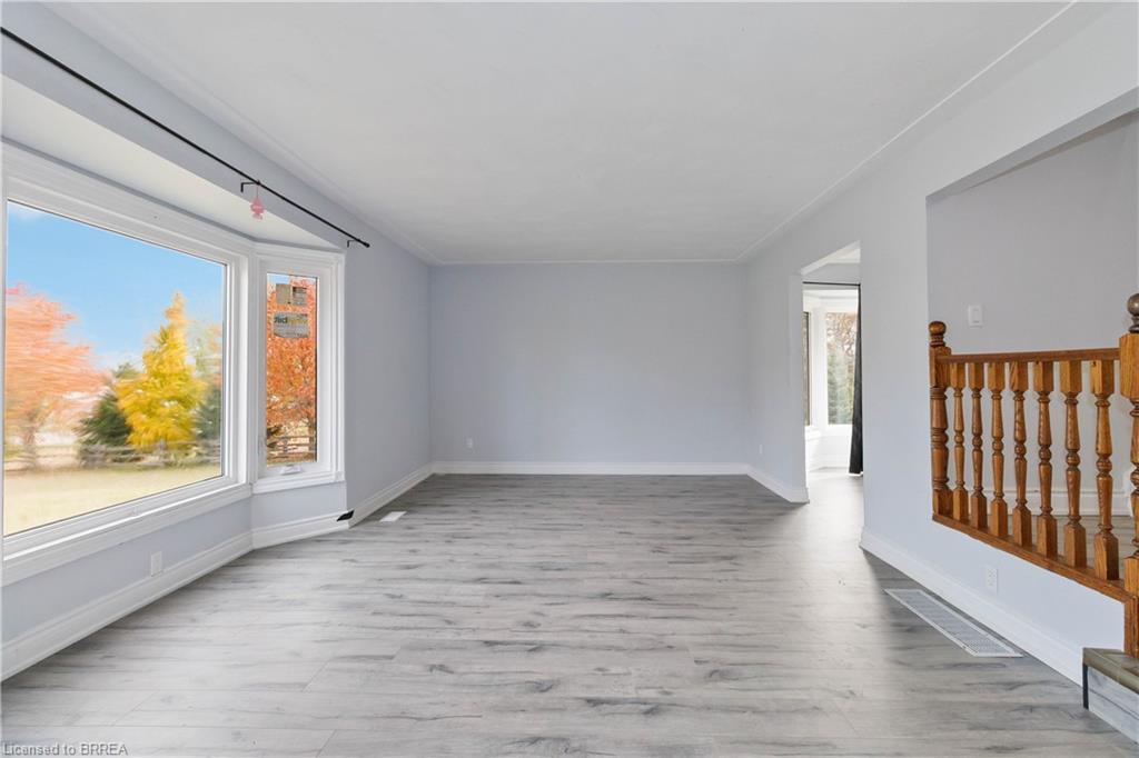 8 War Road, Brantford, ON - Indoor Photo Showing Other Room