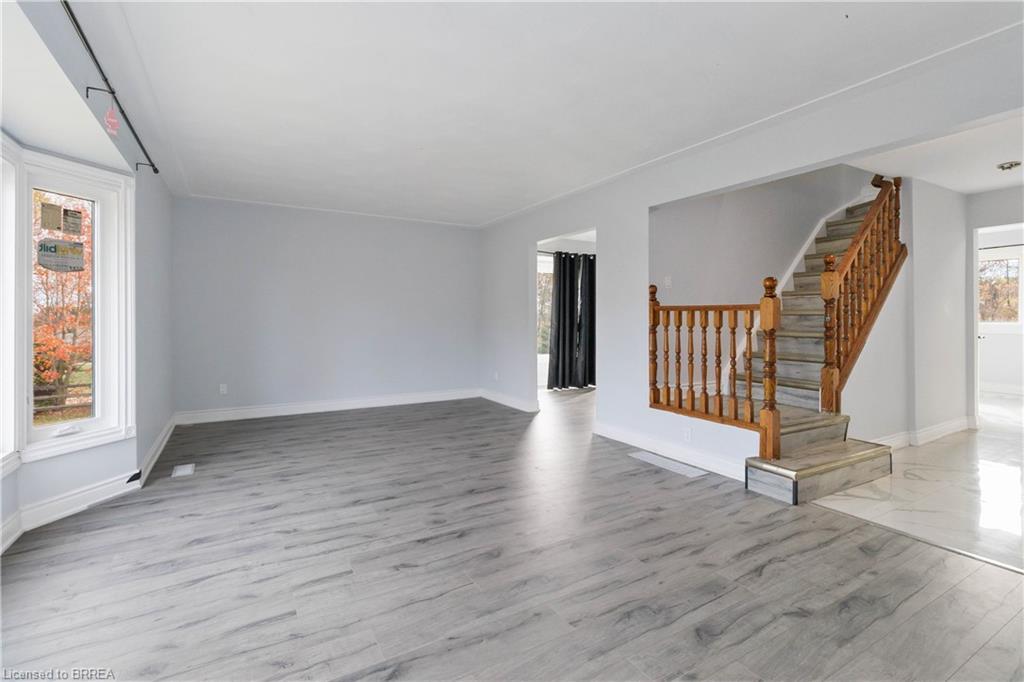 8 War Road, Brantford, ON - Indoor