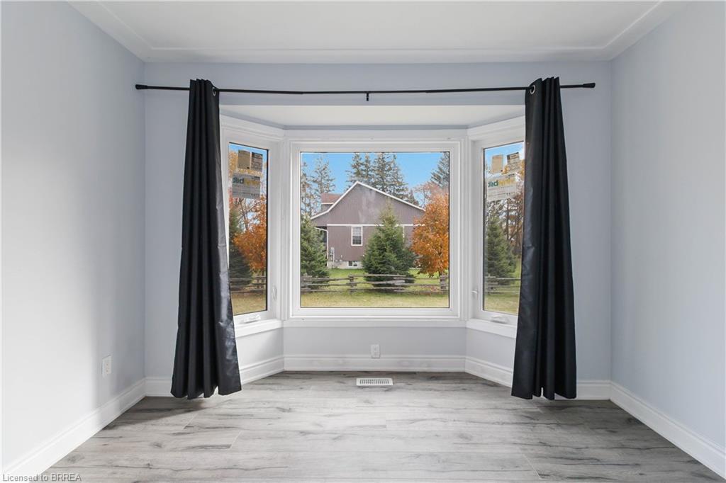 8 War Road, Brantford, ON - Indoor Photo Showing Other Room