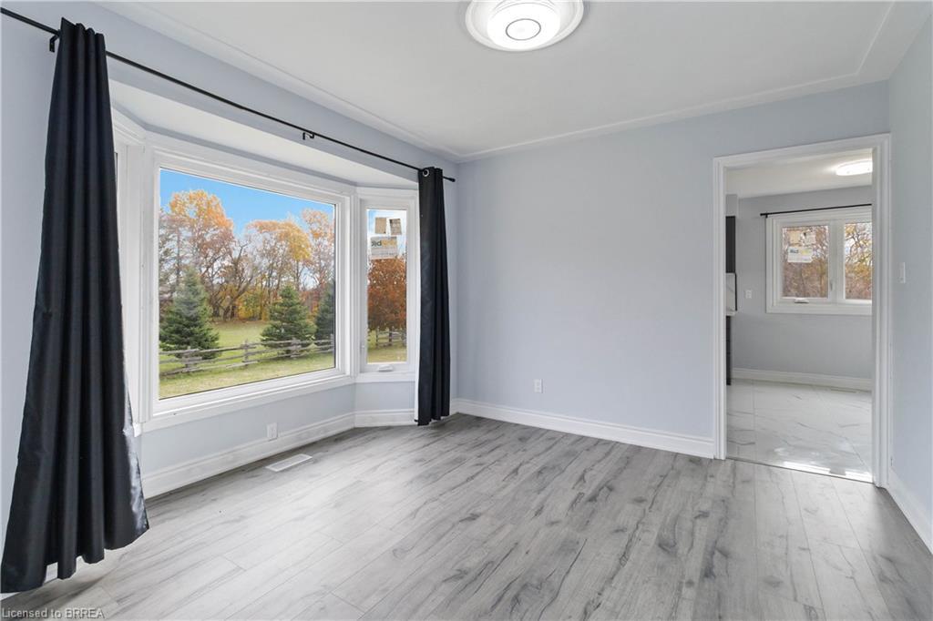 8 War Road, Brantford, ON - Indoor Photo Showing Other Room