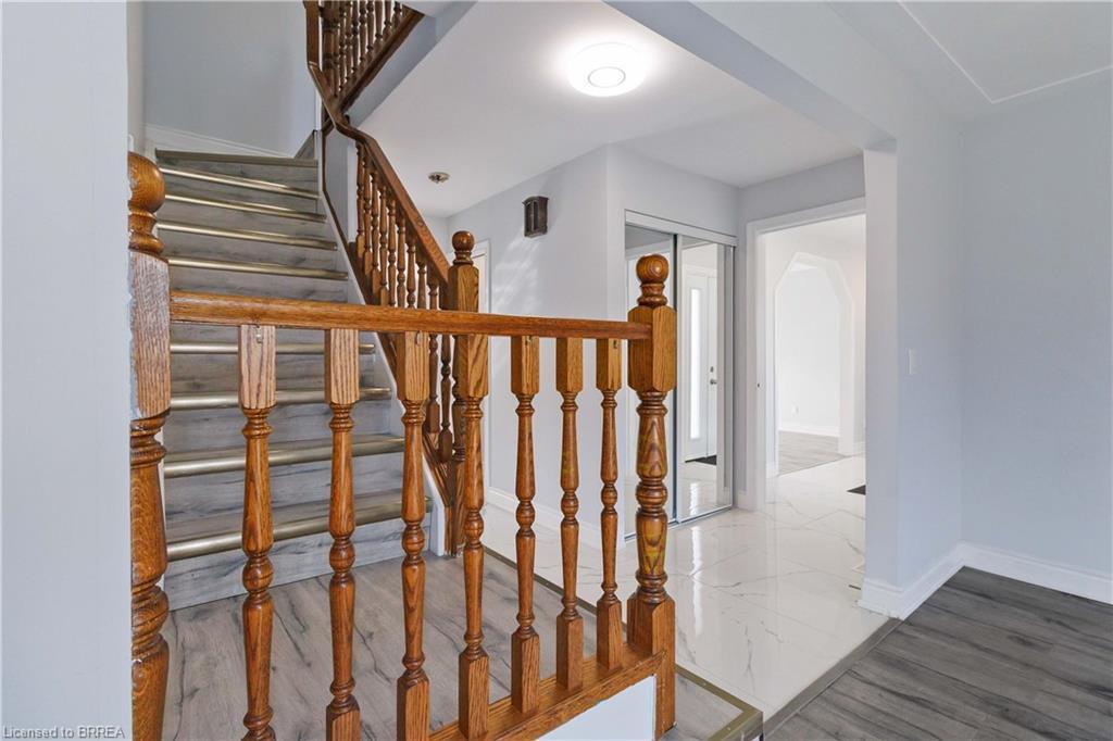 8 War Road, Brantford, ON - Indoor Photo Showing Other Room