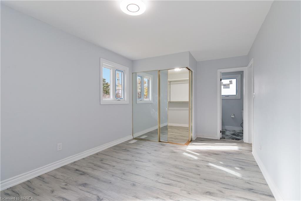 8 War Road, Brantford, ON - Indoor Photo Showing Other Room