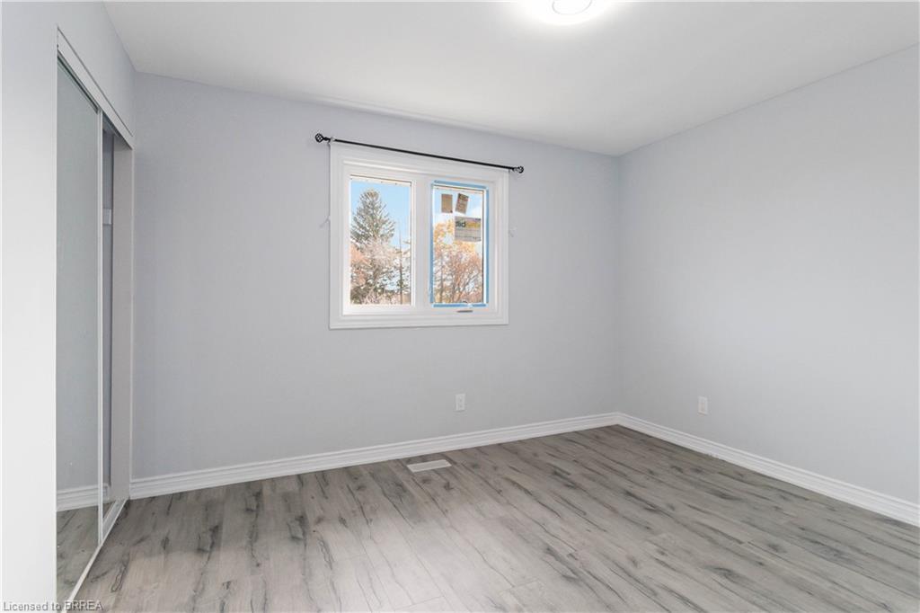 8 War Road, Brantford, ON - Indoor Photo Showing Other Room