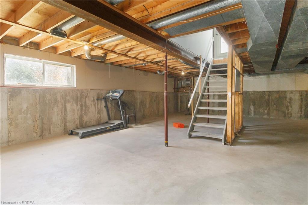 8 War Road, Brantford, ON - Indoor Photo Showing Basement