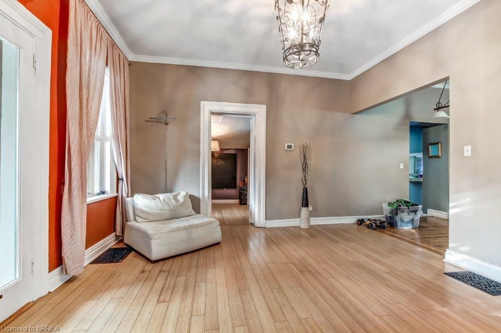 85 Grand River Avenue, Brantford, ON - Indoor