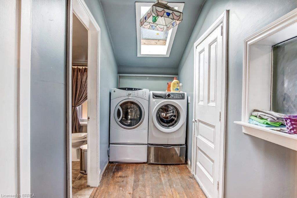 85 Grand River Avenue, Brantford, ON - Indoor Photo Showing Laundry Room