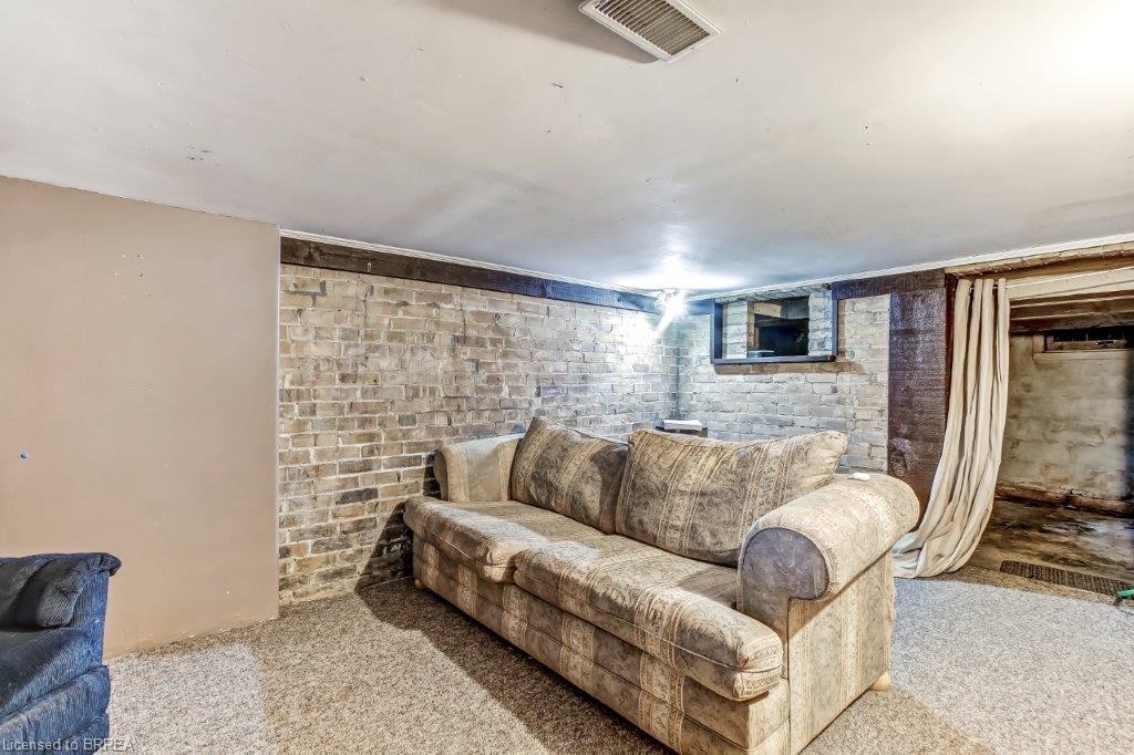 85 Grand River Avenue, Brantford, ON - Indoor