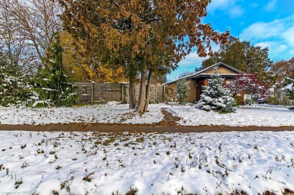 85 Grand River Avenue, Brantford, ON - Outdoor