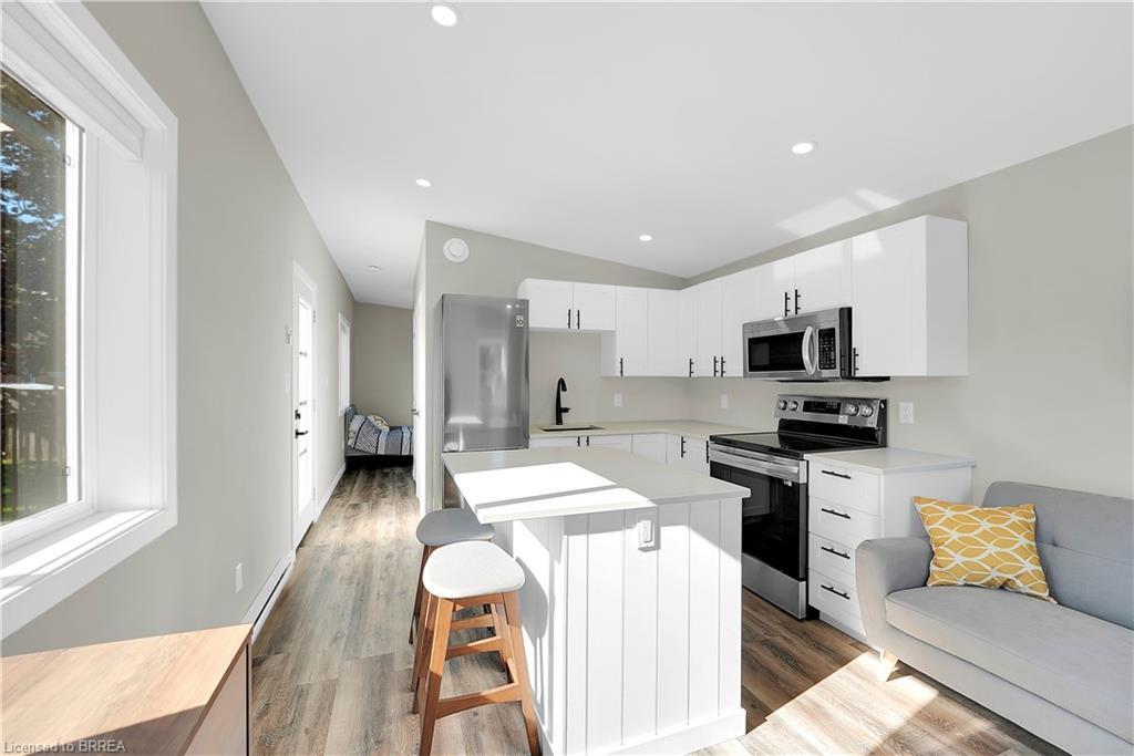 17 Preston Drive, St. Catharines, ON - Indoor Photo Showing Kitchen With Upgraded Kitchen