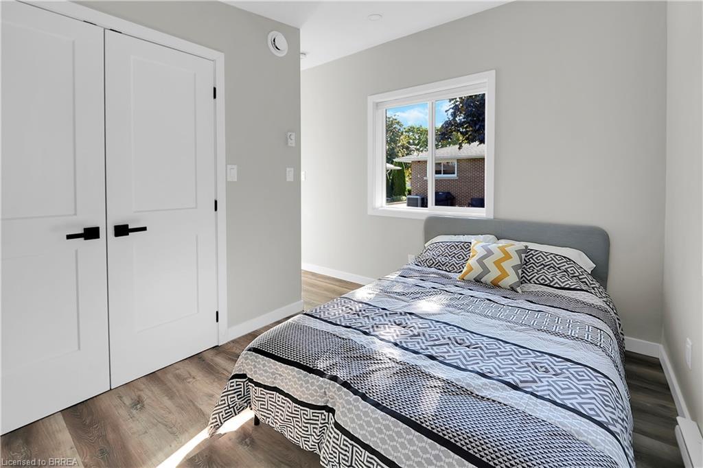 17 Preston Drive, St. Catharines, ON - Indoor Photo Showing Bedroom