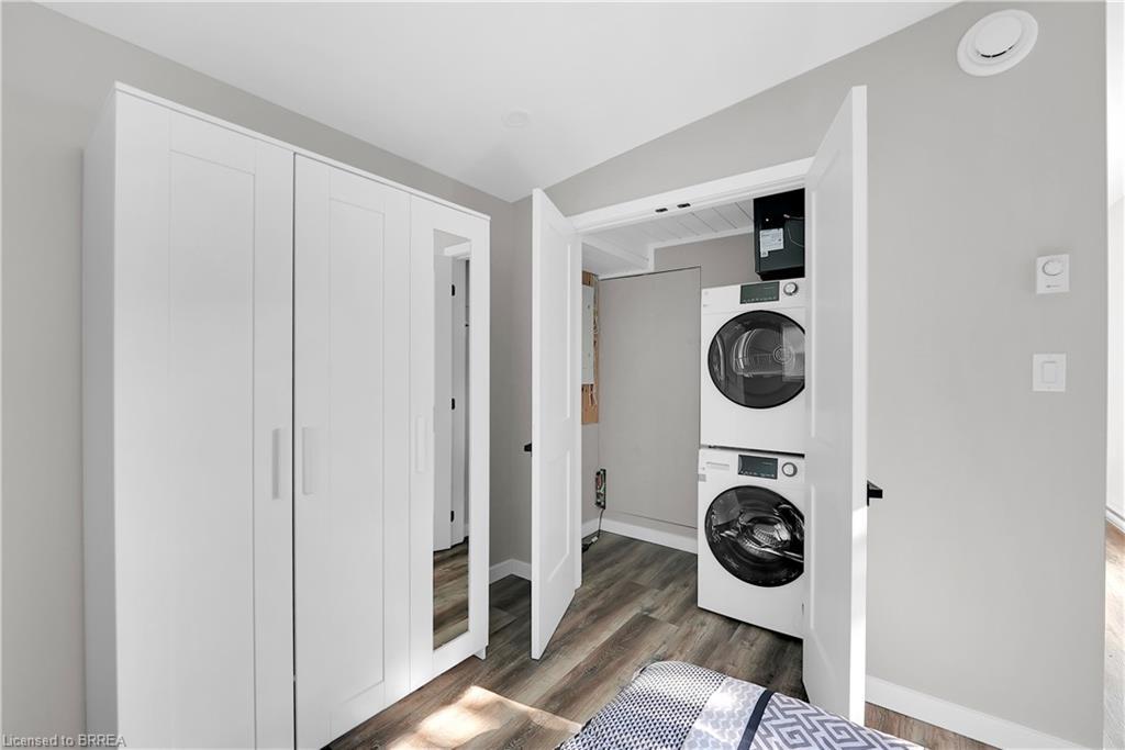 17 Preston Drive, St. Catharines, ON - Indoor Photo Showing Laundry Room