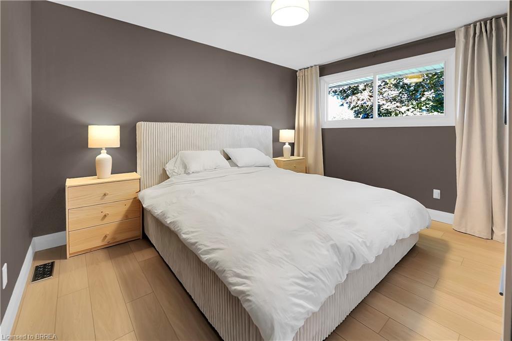 17 Preston Drive, St. Catharines, ON - Indoor Photo Showing Bedroom