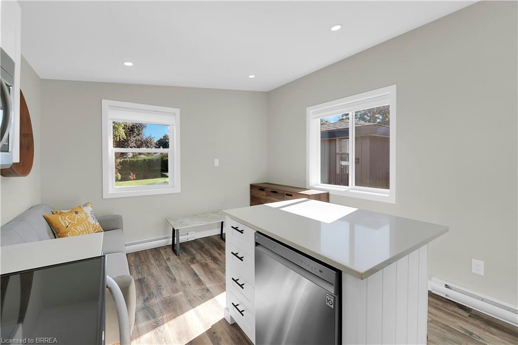 17 Preston Drive, St. Catharines, ON - Indoor Photo Showing Other Room