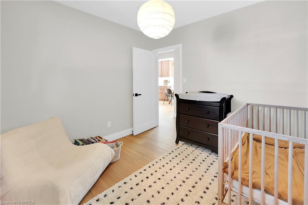17 Preston Drive, St. Catharines, ON - Indoor Photo Showing Bedroom