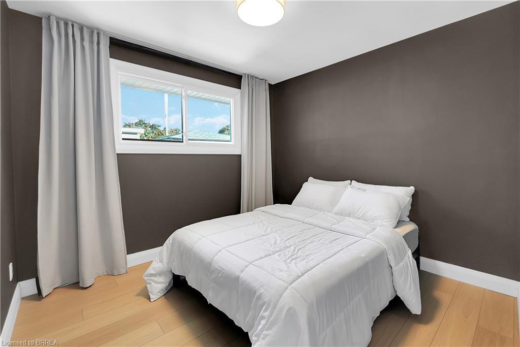 17 Preston Drive, St. Catharines, ON - Indoor Photo Showing Bedroom