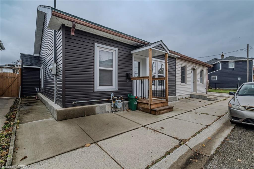 5 Halls Avenue, Brantford, ON - Outdoor