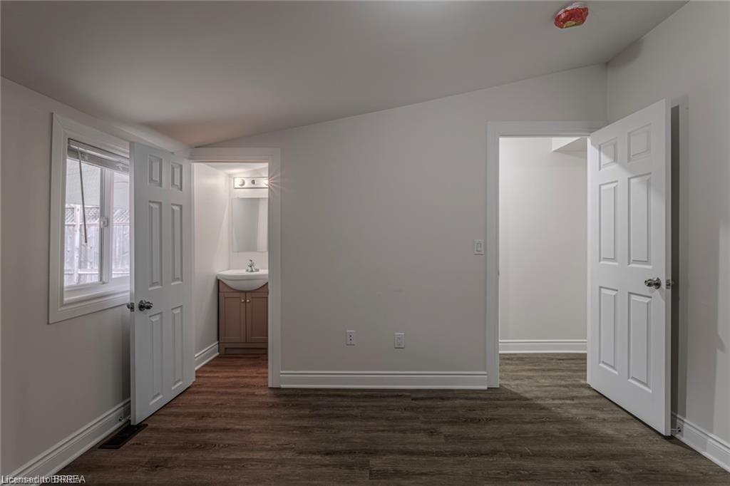 5 Halls Avenue, Brantford, ON - Indoor Photo Showing Other Room