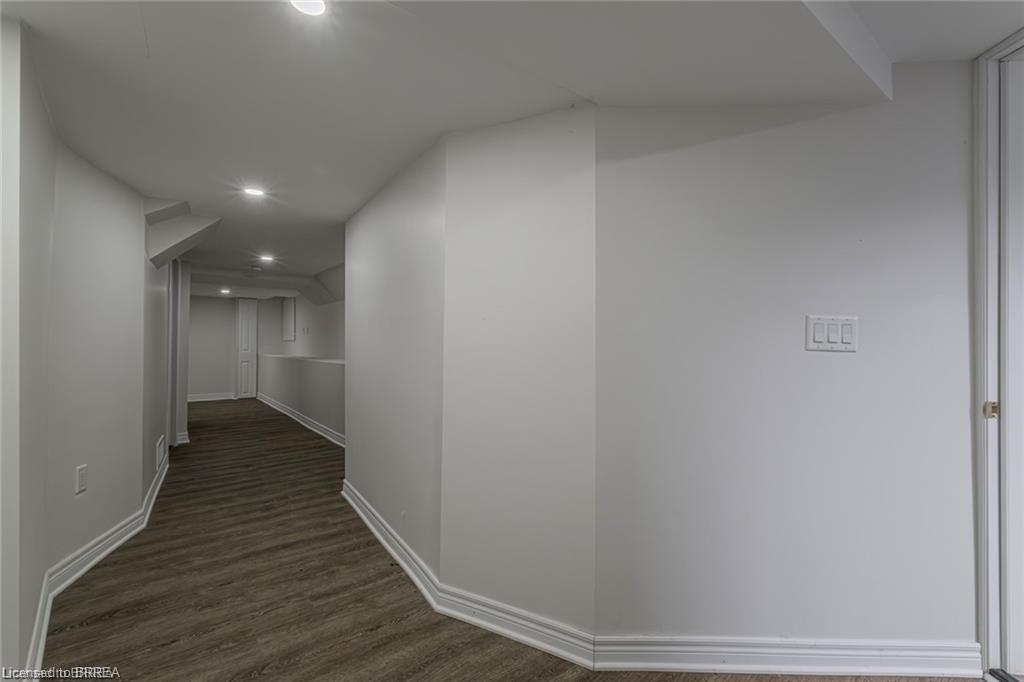 5 Halls Avenue, Brantford, ON - Indoor Photo Showing Other Room