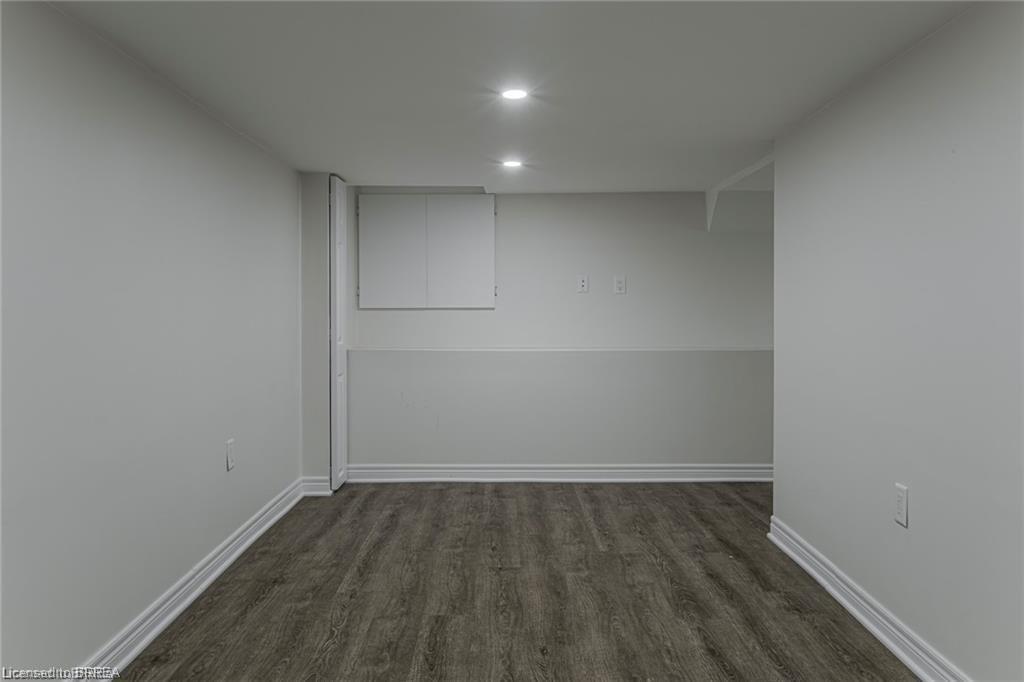 5 Halls Avenue, Brantford, ON - Indoor Photo Showing Other Room