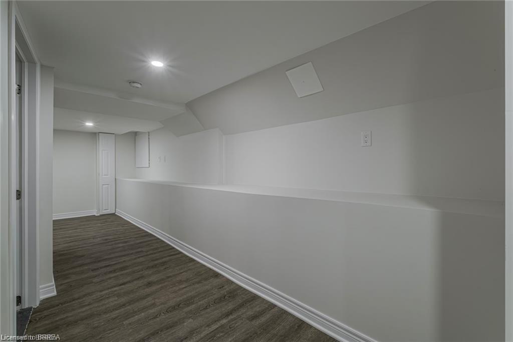 5 Halls Avenue, Brantford, ON - Indoor Photo Showing Other Room