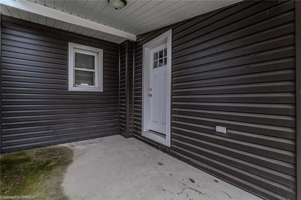 5 Halls Avenue, Brantford, ON - Outdoor