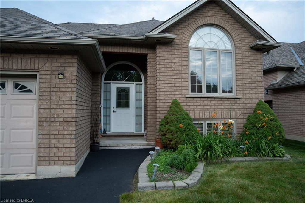 53 Mission Road, Brantford, ON - Outdoor