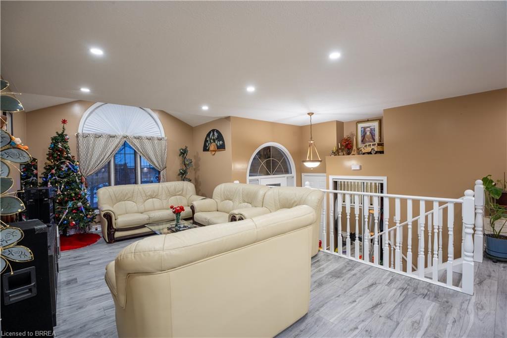 53 Mission Road, Brantford, ON - Indoor