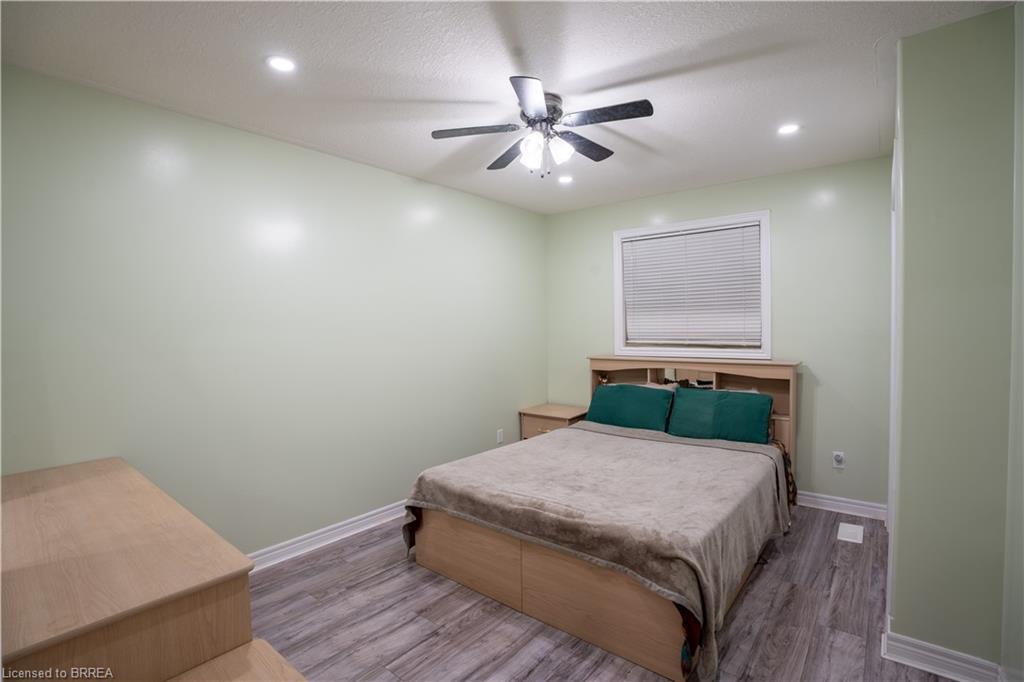 53 Mission Road, Brantford, ON - Indoor Photo Showing Bedroom