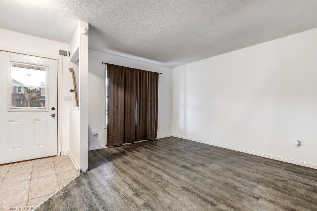 17 Stowe Terrace, Brantford, ON - Indoor Photo Showing Other Room