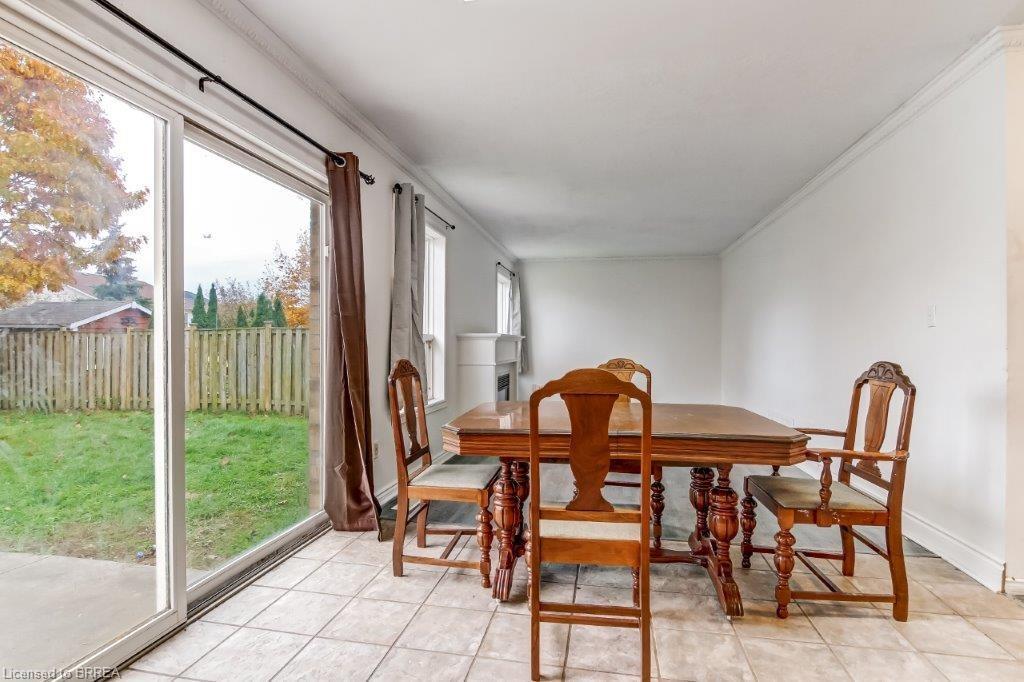 17 Stowe Terrace, Brantford, ON - Indoor Photo Showing Dining Room
