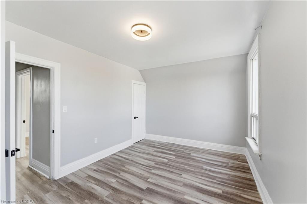 166 Beach Road, Hamilton, ON - Indoor Photo Showing Other Room