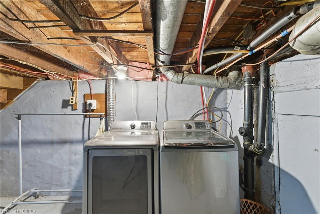 166 Beach Road, Hamilton, ON - Indoor