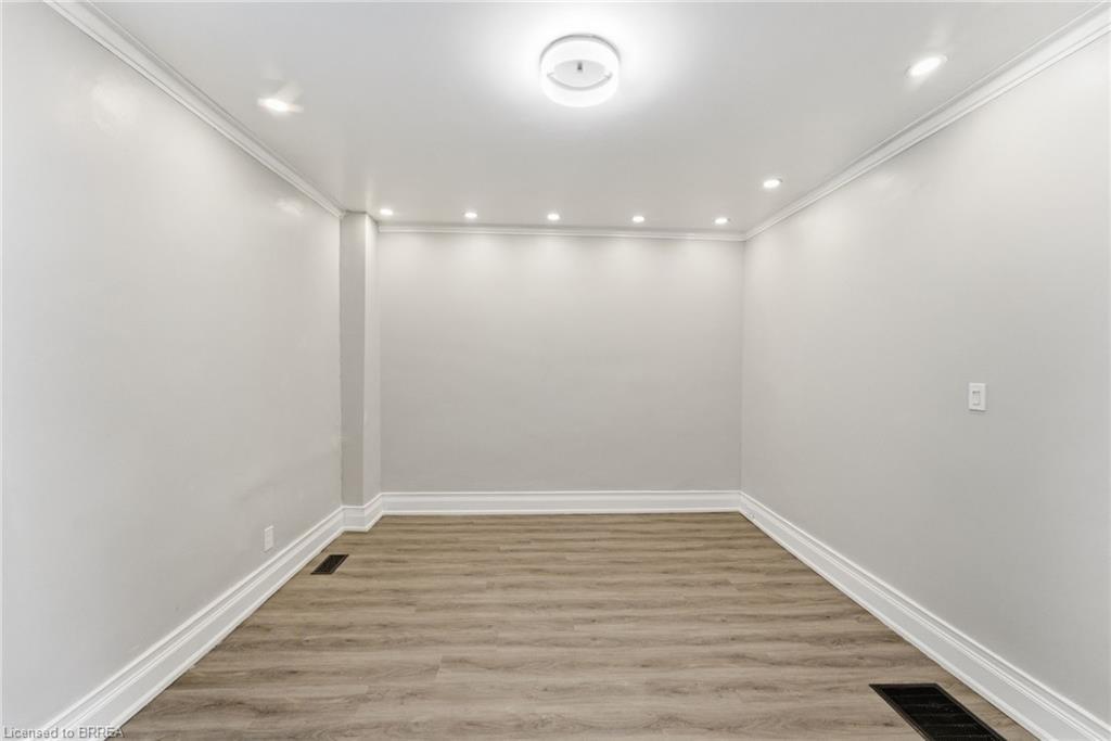 166 Beach Road, Hamilton, ON - Indoor Photo Showing Other Room