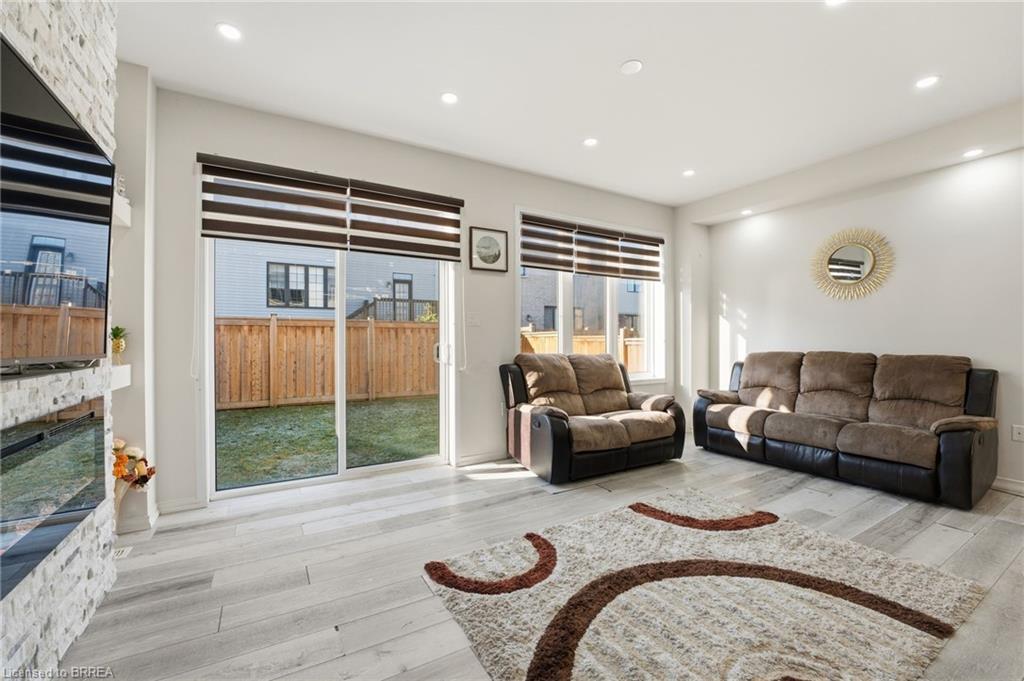 29 Arnold Marshall Boulevard, Caledonia, ON - Indoor Photo Showing Living Room With Fireplace