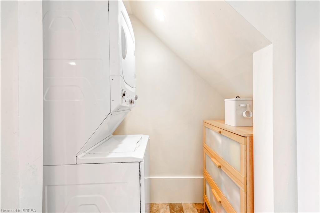 79 Palace Street, Brantford, ON - Indoor Photo Showing Laundry Room