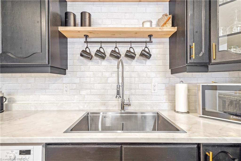 79 Palace Street, Brantford, ON - Indoor Photo Showing Kitchen