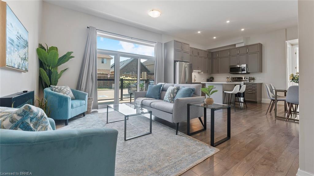 103A-85 Morrell Street, Brantford, ON - Indoor Photo Showing Living Room